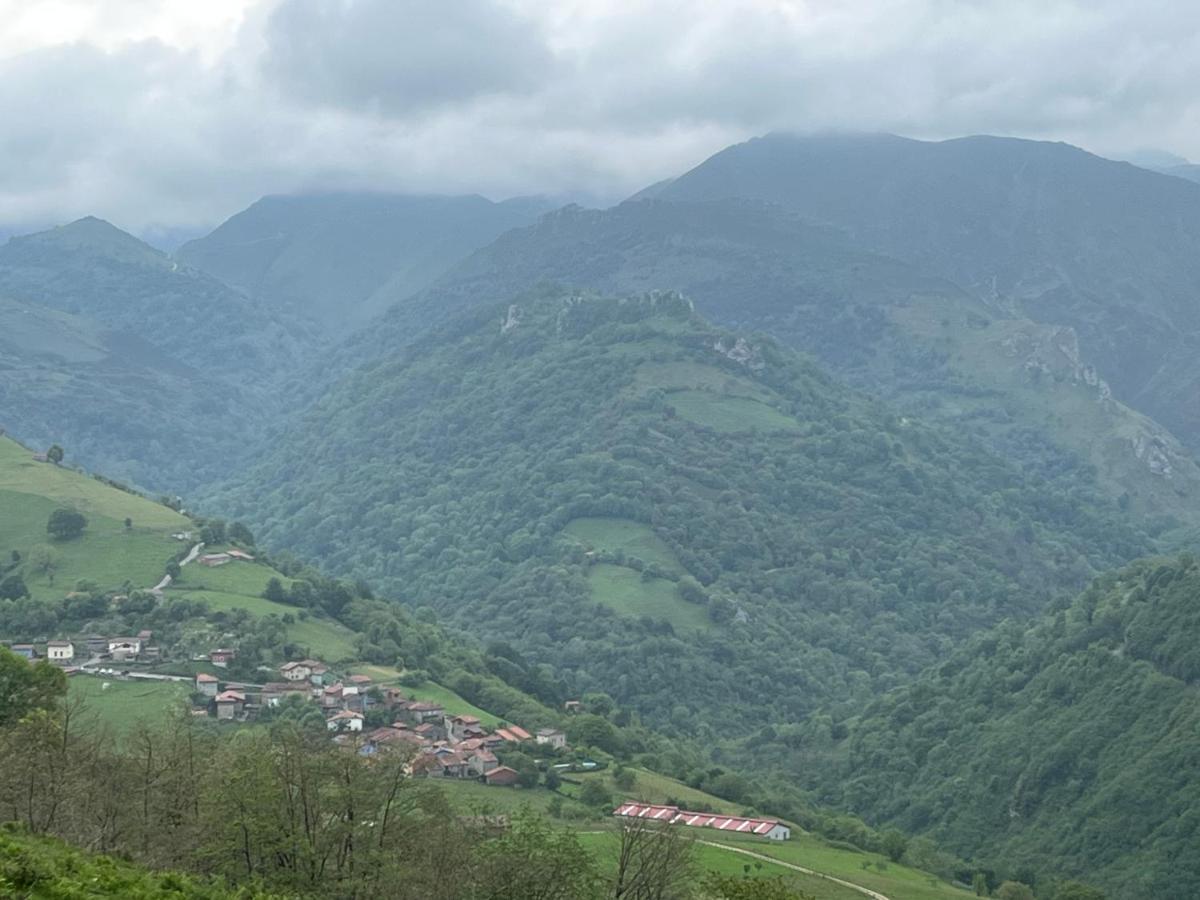 La Casina Del Corral Villa Onís Kültér fotó